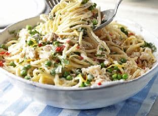 Creamy crab & pea pasta