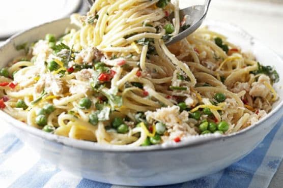 Creamy crab & pea pasta