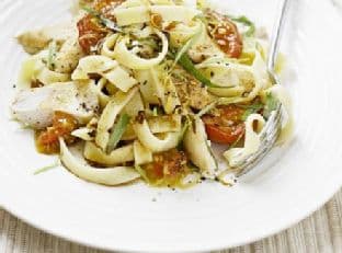Tagliatelle with grilled chicken & tomatoes