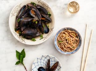 sake-steamed mussels