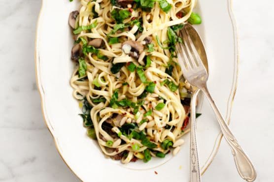 creamy leek & almond pasta