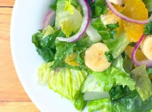 Caribbean Salad with Bananas and Red Onions