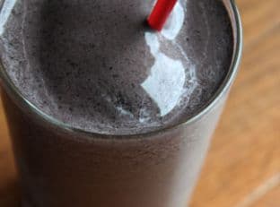 Dark Chocolate Blueberry Protein and Spinach Smoothie