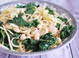 Linguine with Garlicky Kale and White Beans
