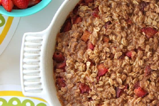 Strawberry Rhubarb Baked Oatmeal