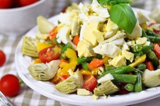 Green Beans, Artichoke and Hard Boiled Eggs Salad