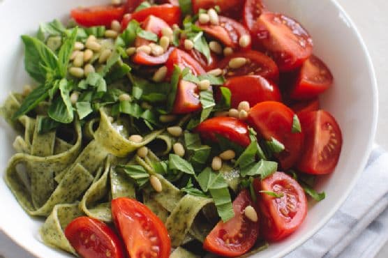 Spinach Pasta with Tomatoes, Pine Nuts and Basil