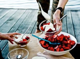 Strawberries With Chamomile Cream