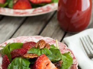 Spinach Strawberry Salad with Strawberry Vinaigrette