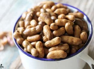 Slow Cooker Boiled Peanuts
