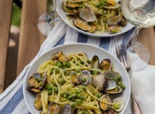 Weekend project: spaghetti with clams and peas