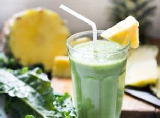 Matcha Green Tea and Pineapple Smoothie